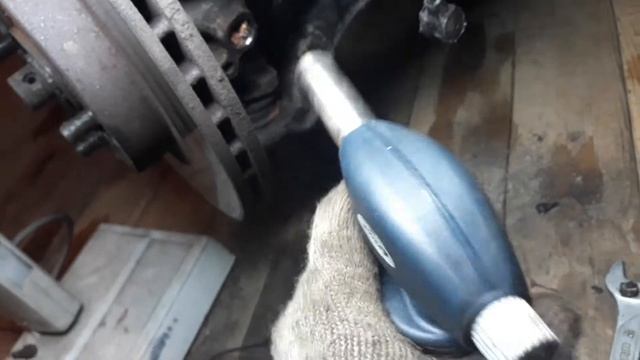 Как быстро заменить, закоревший датчика АБС смотреть онлайн