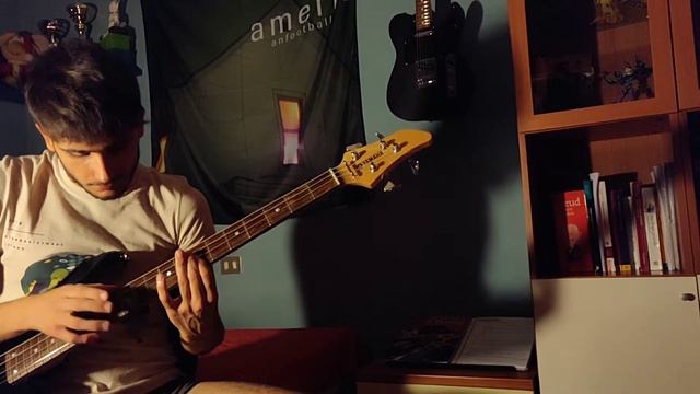 Bass riffing with piccolo strings // song idea смотреть онлайн