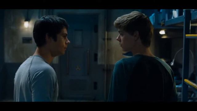 Ньют подбардривает Томаса | Бегущий в лабиринте | Ньютмас смотреть онлайн