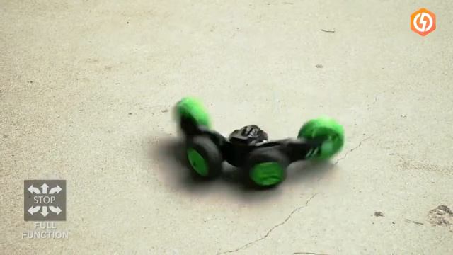 2.4G 4WD Charging Deformation Stunt Car смотреть онлайн