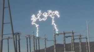 Электрическая дуга на подстанции