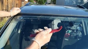 Удаляем следы клея от наклеек со стекла и кузова автомобиля, Remove traces of glue