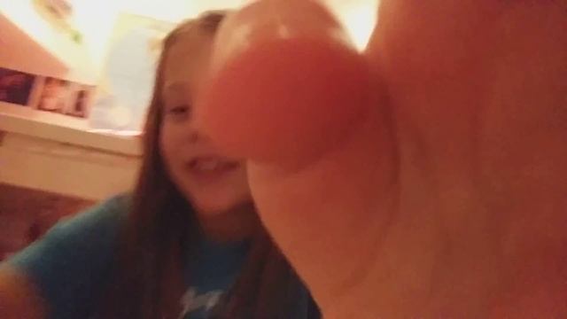 Открываю похучие фломастеры и как пишица КАТЭ КОТ или КОТЭ КОТ??? смотреть онлайн