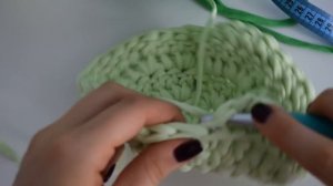 Вяжем самую простую корзинку из трикотажной пряжи