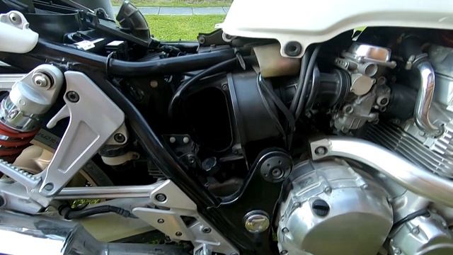 Замена воздушного фильтра HONDA CB1300SF SC40 смотреть онлайн