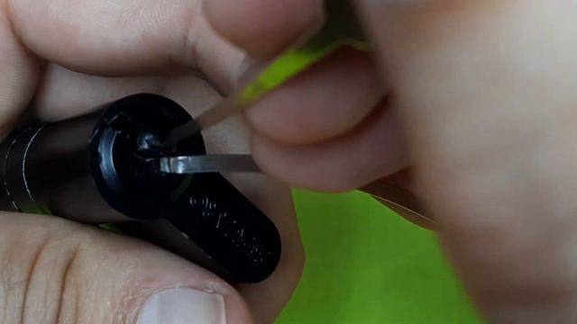 [224] Вскрытие замка для входных дверей FUARO смотреть онлайн