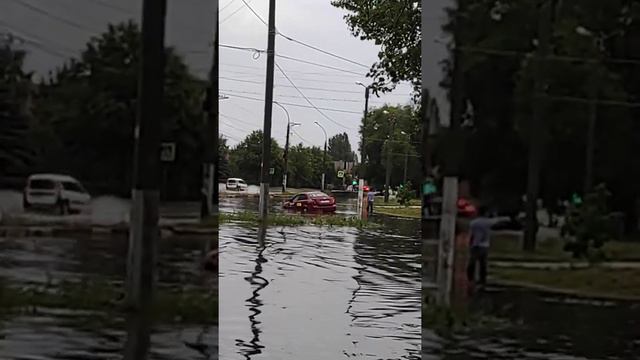 Немножко утонул. ул. Октябрьская Липецк!