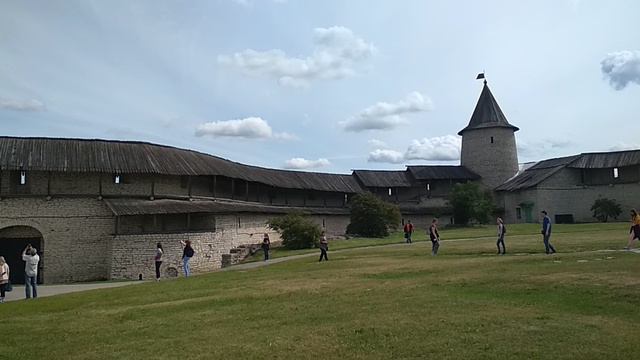 Кремль и храм в Пскове!