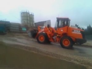 Фронтальный погрузчик Doosan DISD SD200 (пр-во Китай).mp4