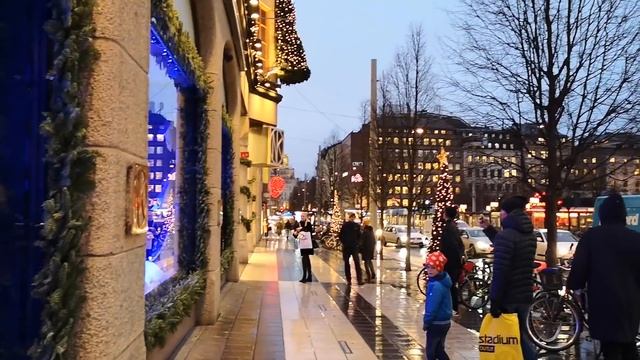 Рождественские ВИТРИНЫ самого известного универмага в Стокгольме - Nordiska Kompaniet