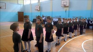 Смотр строя и песни. 1-Б класс.