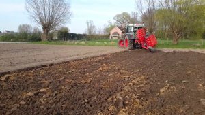 Оборотный навесной 4х корпусной плуг Unlu