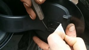 Как снять лючок бензобака на Ford Explorer 2011