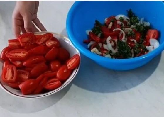 БОМБИЧЕСКАЯ ЗАКУСКА ИЗ ПОМИДОРОВ
