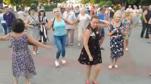 08.07.21 - Танцы на Приморском бульваре-Севастополь-День любви, семьи и верности-Сергей Соков - LIV