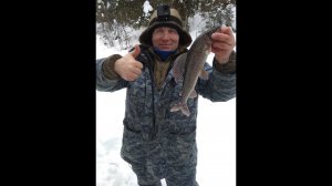 ХАРИУС НА ЛЕСНОЙ РЕЧКЕ \ 8 МАРТА \ УГАРНАЯ РЫБАЛКА С ДРУЗЬЯМИ \ ЧУТЬ НЕ ПРОВАЛИЛСЯ