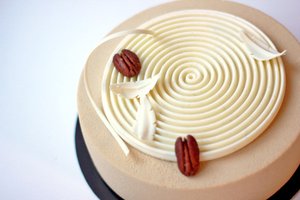 Рецепт Муссовый торт Яблоки, карамель и пекан