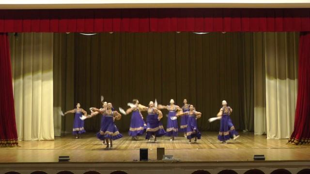 "Арабески" Волжская плясовая смотреть онлайн