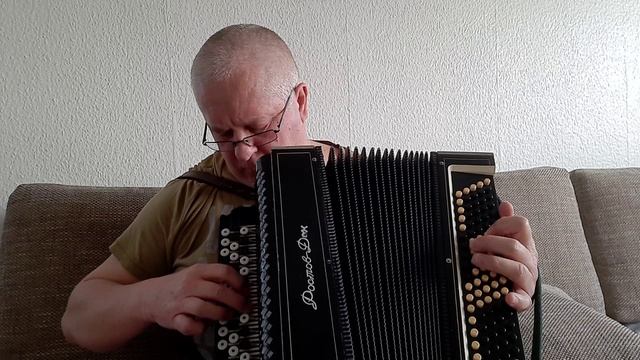 Учусь на баяне: "Мурка" и "Ванинский порт", 25.03.22.