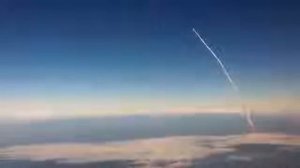 Запуск ракеты в космос,вид из самолёта
