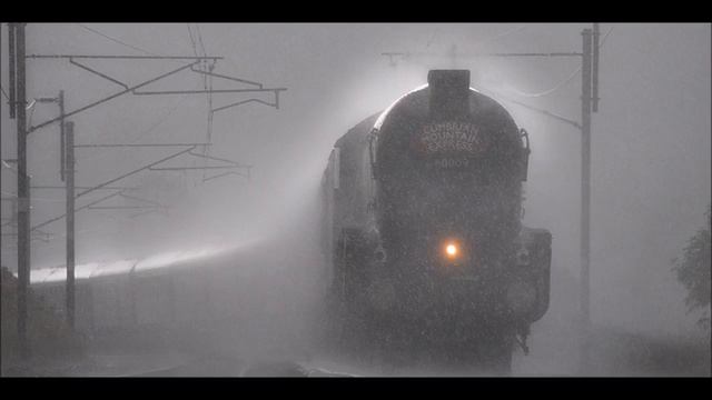 ?Night train in the rain   2 hours   soundscape   relaxing sound   sleep sound смотреть онлайн