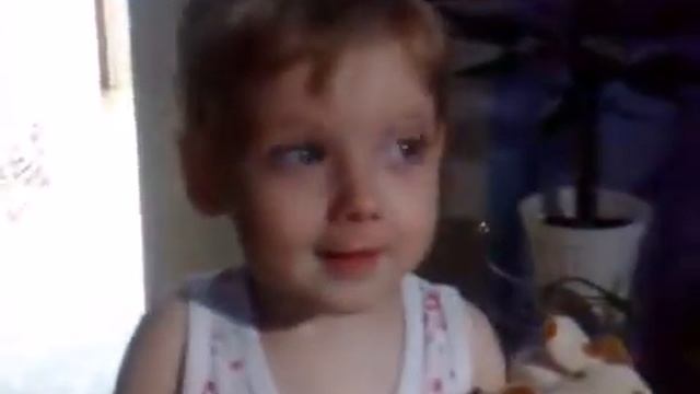 А кто чихнул? Мальчик просто прелесть))♡♡ смотреть онлайн