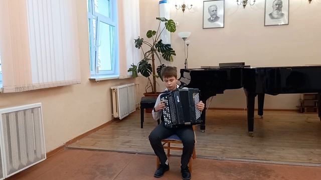 Петров Кирилл  11 лет  В.Моцарт "Менуэт" ,  В.Кузнецов "Саратовские переборы"