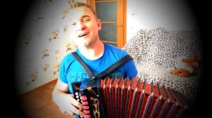 Гармонь! Дым сигарет с ментолом! Ненси!