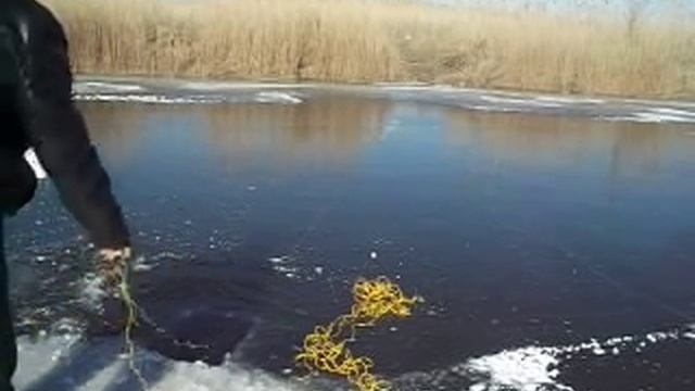 Устройство для подледной протяжки шнура (установка сетей) смотреть онлайн