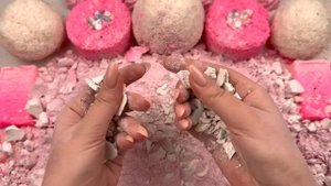 ASMR Crushing gym chalk with glitter ? Splitting gypsum with starch ? Cutting soap cubes