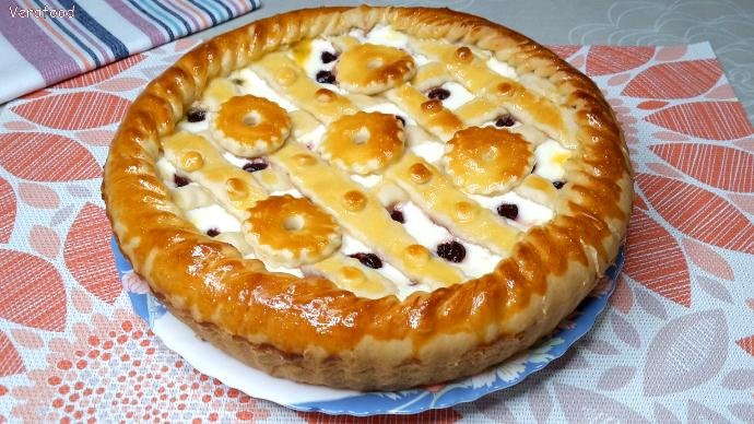 Сдобный пирог с творогом. Мягкий ароматный и очень вкусный пирог.