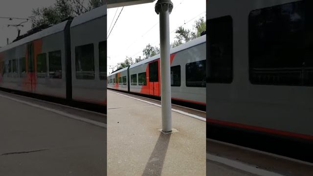 Ждали электричку, а здесь такой бодипозитив...вот зачем, девочки! смотреть онлайн