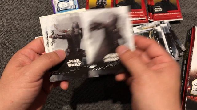 2019 Topps Star Wars The Rise of Skywalker Series 1 hobby box - Opening box 1