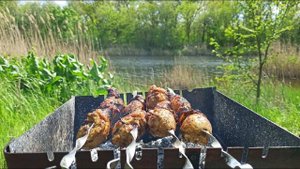 Нашли крутое место. Шашлык на речке. Путешествие на мопеде