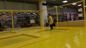 Детский Развлекательный Центр  BANANA PARK Новосибирск - Прыгаем на Батутах Тарзанка  для Детей