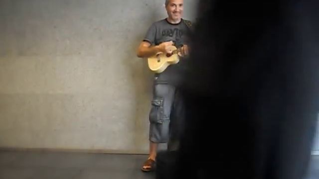 The Phantom of the Opera:Ukelele en el metro de Barcelona,Cataluña смотреть онлайн