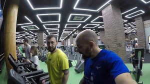 Беговая дорожка. Тренировка в зале. Бег.