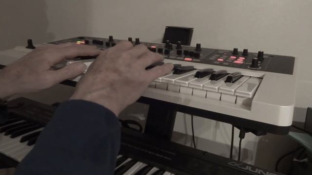 Roland Gaia SH01 - some melodic patches смотреть онлайн