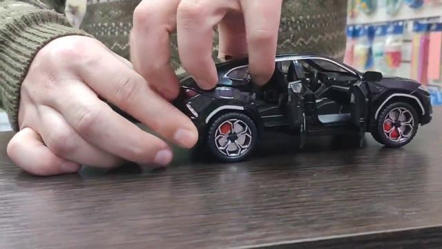Обзор машинки Lamborghini Urus 1:24 Ламборгини Урус / чёрная #ламборгини #обзормашинок