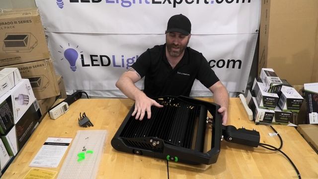 Icon Pro 3 LED Sports Light & Area Light unboxing video - Features, Specs and How to on this light смотреть онлайн