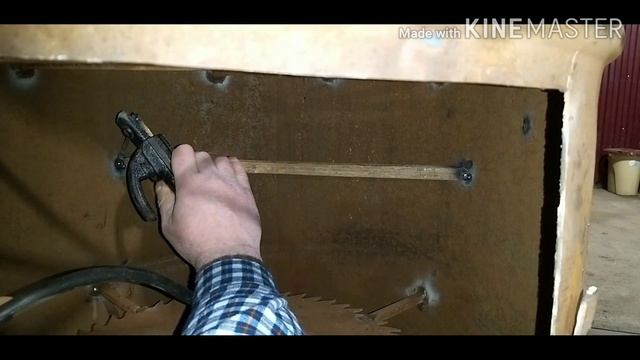 КОПТИЛЬНЯ ИЗ НЕФТЯНОЙ БОЧКИ. #diy #сделайсам #своимируками #коптильня