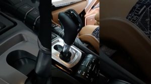 Снятие ручки АКПП на автомобиле Porsche Cayenne