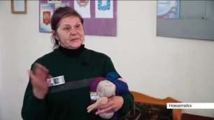 Осужденные из ИК-11 УФСИН России по Алтайскому краю вяжут для детей вещи и терапевтические игрушки