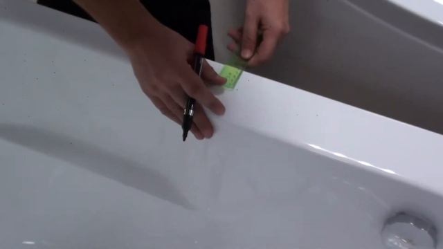 Установка смесителя на борт акриловой ванны.