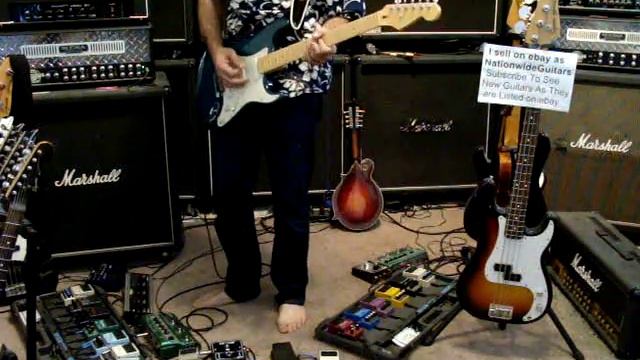 1998 Fender Deluxe Stratocaster Aqua.mpg смотреть онлайн