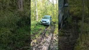 Дайхатсу Териос 2 сопротивляется бездорожью#дайхатсу#бездорожье#грязь#лес
