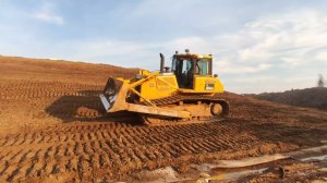 Бульдозер Komatsu D65E-12