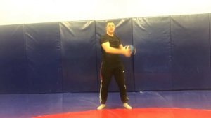 Комплекс упражнений с набивным мячом