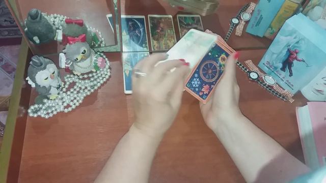 что думает,что чувствует,что будет делать.гадание для мужчин и женщин. смотреть онлайн