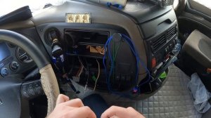 Подключаем магнитолу 12В в DAF 105.